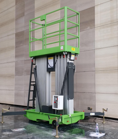 海东手推铝合金桅柱式高空作业平台